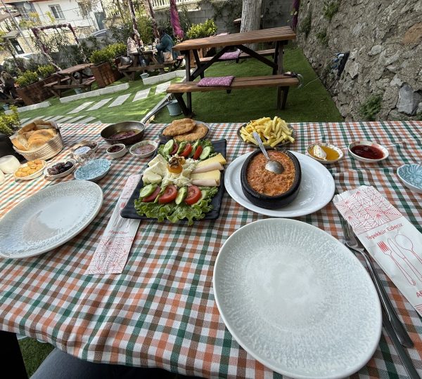 Saranın Bahçesi Kahvaltı